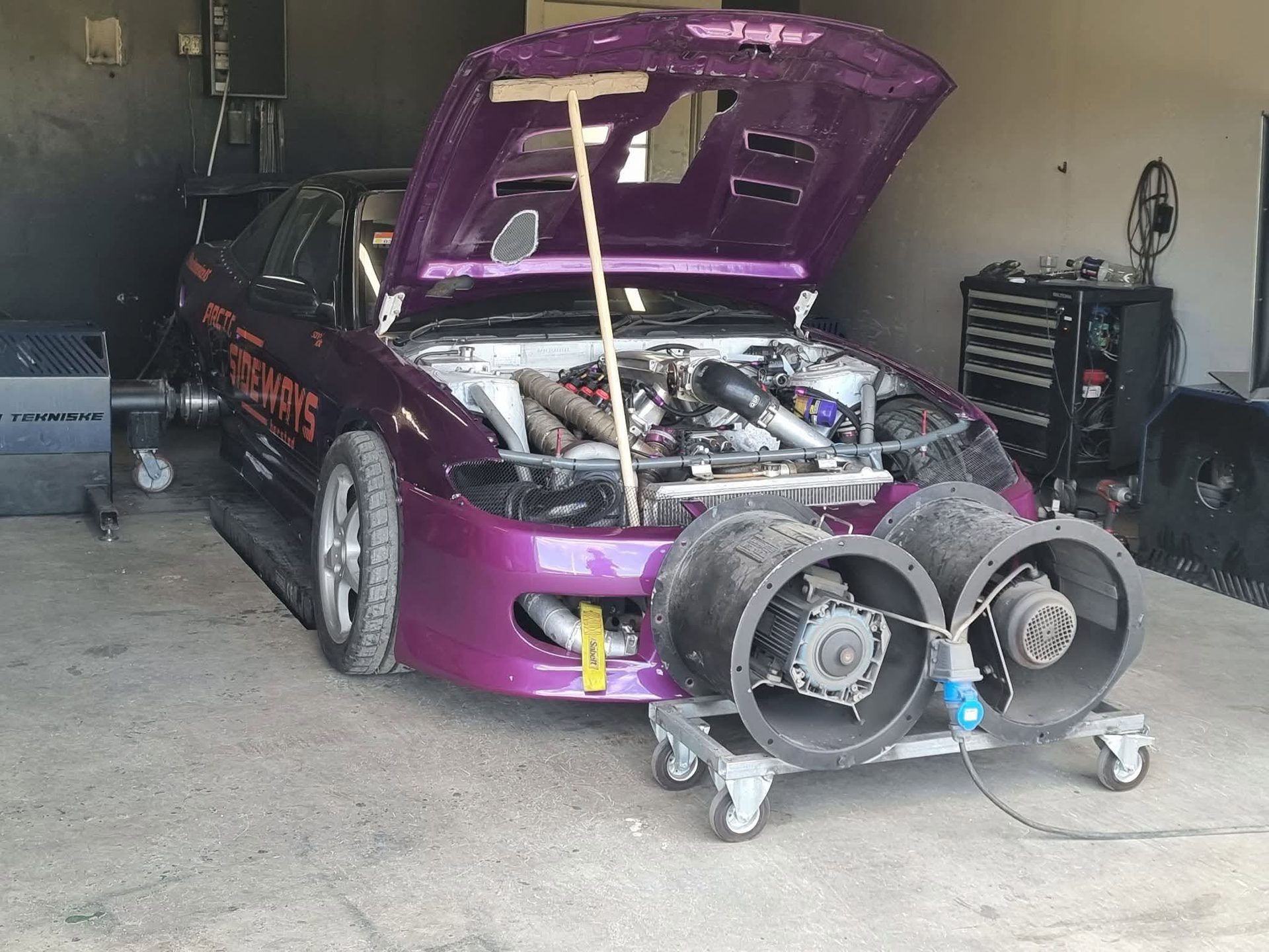 Nissan på dyno i garasjen — Arctic Sideways